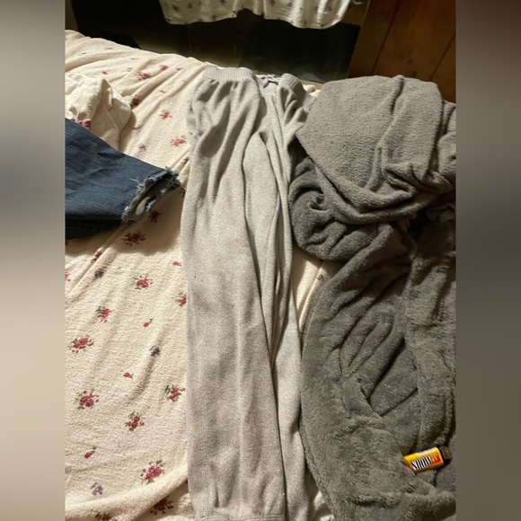 Sweats - Picture 2 of 2